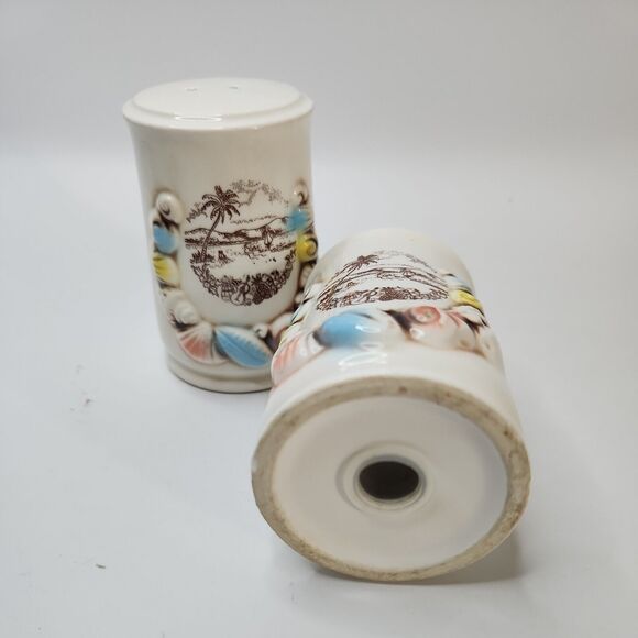 Vintage St. Thomas Seashell Salt And Pepper Shakers, ceramic - Picture 6 of 11